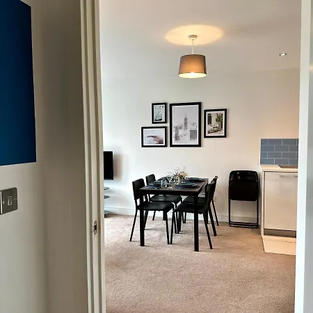 Business Suite Haven: Extended Stay with Dual Beds & Baths Hemel Hempstead Exterior photo