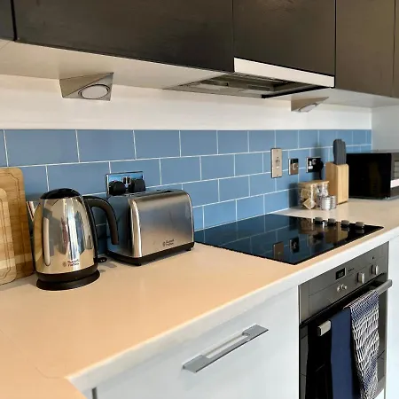 Business Suite Haven: Extended Stay with Dual Beds & Baths Hemel Hempstead Exterior photo